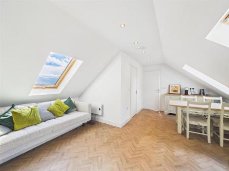 Sitting Area/Bedroom 5
