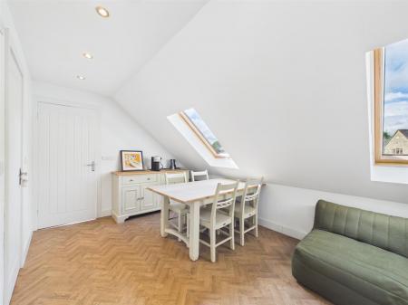 Sitting Area/Bedroom 5