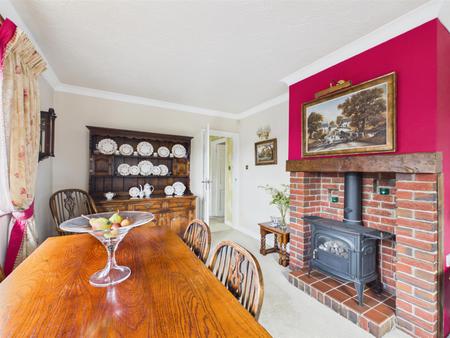 Sitting Room/Dining Room