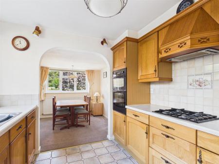 Living Kitchen/Dining Room