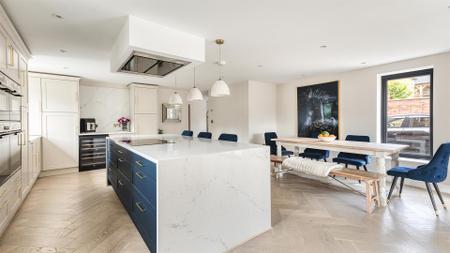 Living Kitchen/Dining Room