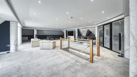 Leisure/Games/Cinema/Party Room