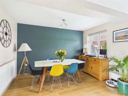 Lounge/Dining Room