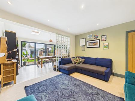 Semi-Open Plan Living Kitchen