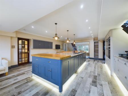 High Specification Fitted Kitchen