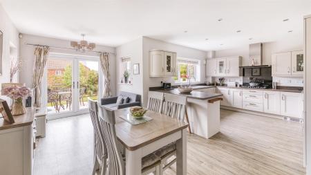 Fabulous Open Plan Kitchen/Lounge/Dining