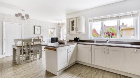 Fabulous Open Plan Kitchen/Lounge/Dining