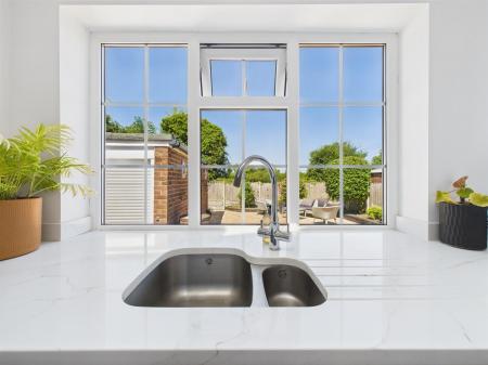 High Specification Fitted Breakfast Kitchen