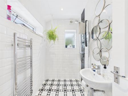 Well-Appointed Shower Room