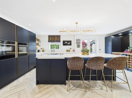 High Specification Fitted Kitchen