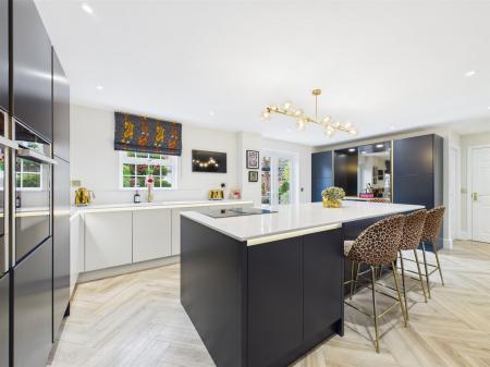 High Specification Fitted Kitchen