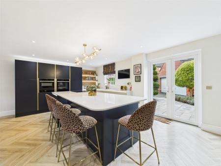 High Specification Fitted Kitchen