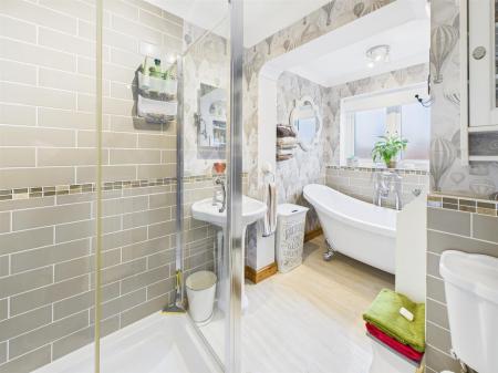 Beautifully Appointed Bathroom