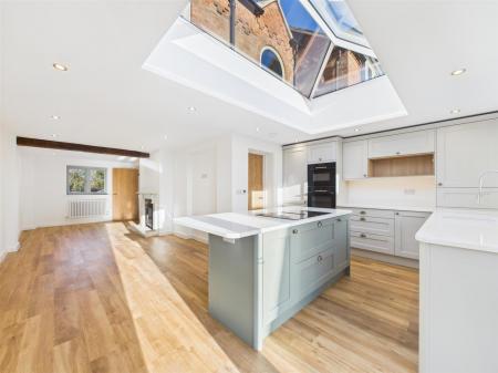 Stunning Open Plan Living Kitchen