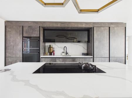 High Specification Fitted Kitchen