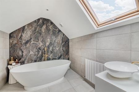 Stunning En-Suite Bathroom