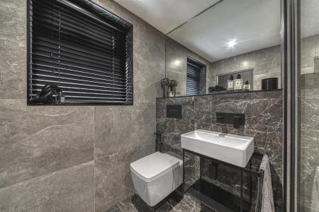 Superbly Appointed Shower Room