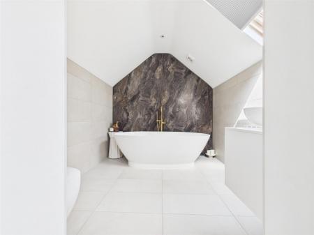 Stunning En-Suite Bathroom