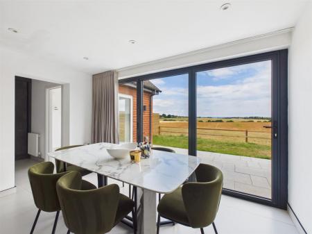 High Specification Fitted Kitchen