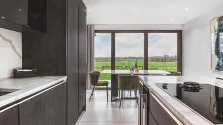 High Specification Fitted Kitchen