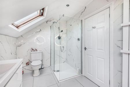 Superbly Appointed Bathroom