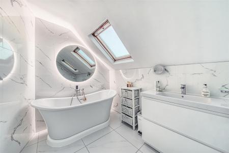 Superbly Appointed Bathroom