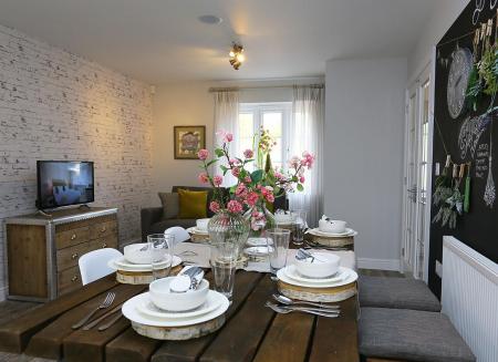 Spacious Lounge/Dining Area