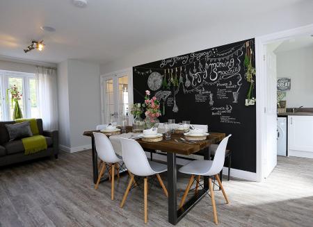 Spacious Lounge/Dining Area