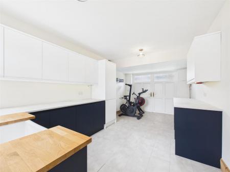 Garage/Utility Room
