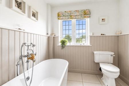 Beautifully Appointed Period Style Bathroom