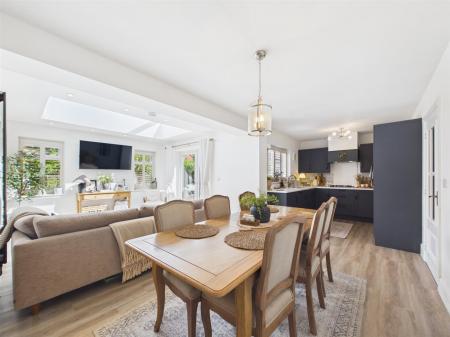 Open Plan Kitchen, Dining & Family Room
