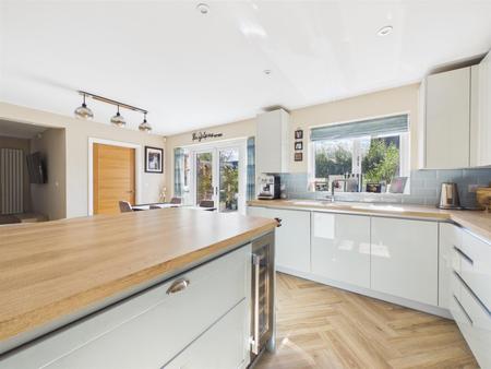 Quality Fitted Kitchen