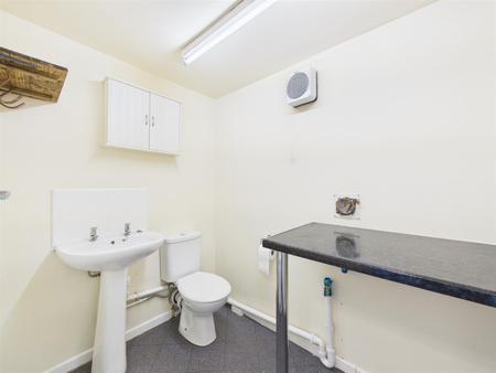 Utility/Fitted Guest Cloakroom