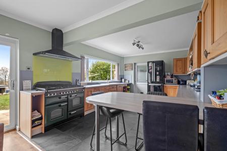 Kitchen/Breakfast