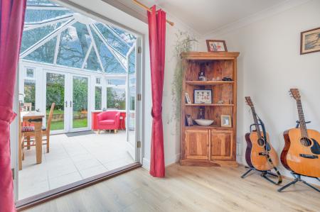 Sitting/Dinning Room