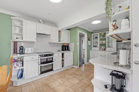 Kitchen/Breakfast Rm