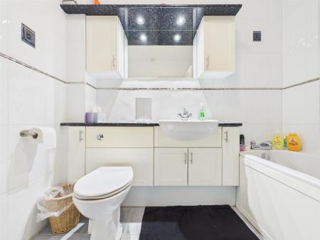 CAM02435G0-PR0198-STILL028.jpg