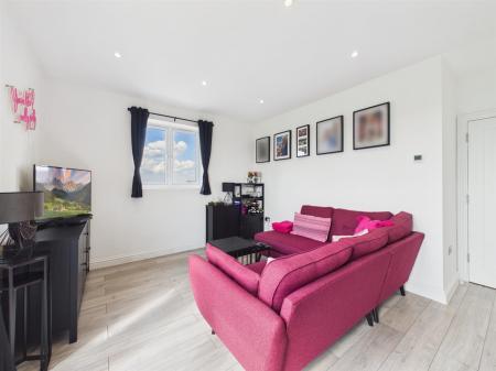 CAM02435G0-PR0250-STILL009.jpg