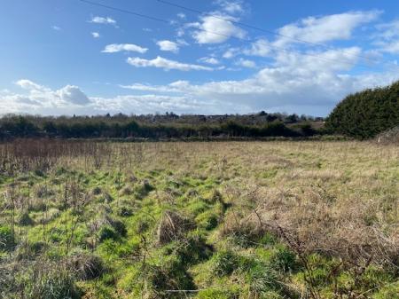 Broadgrove Nursery Farm Shop, Eckington Road, Birlingham