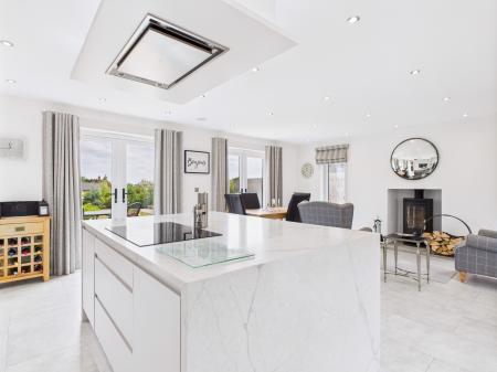 Worcester Road, Drakes Broughton