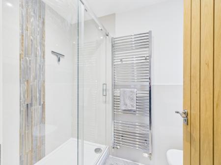 Bedroom Two En-suite