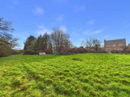 Garden with additional Land
