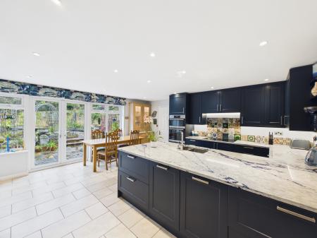 Hunter Rise, Pershore