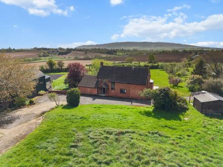 Broad Hill, Defford, WR8