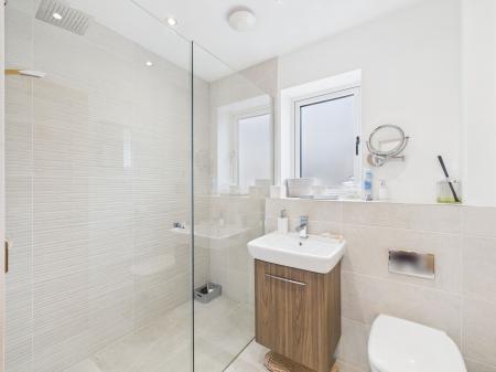 En-suite to bedroom two