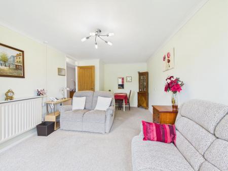 Lounge/ Dining area