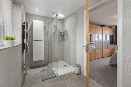 En-suite shower room