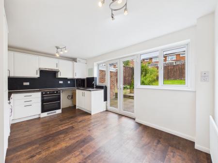 Kitchen/ Dining room
