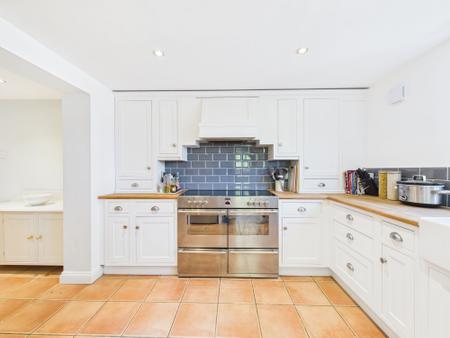 Eckington Road, Birlingham, WR10