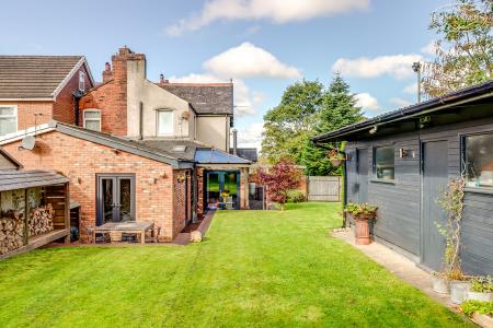 Extension to rear